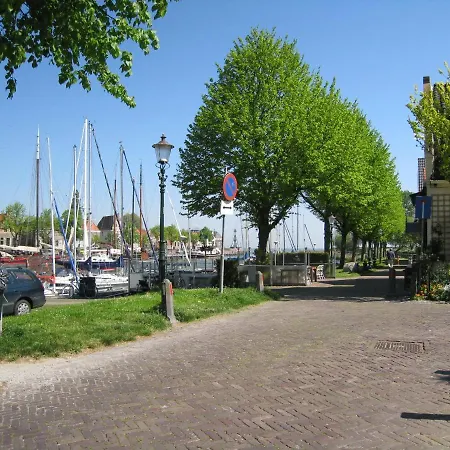 Vissershuisje / Old Fishermans House * Medemblik