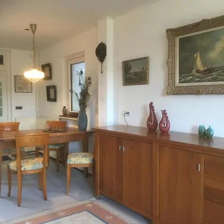 Holiday home Vissershuisje / Old Fishermans House *